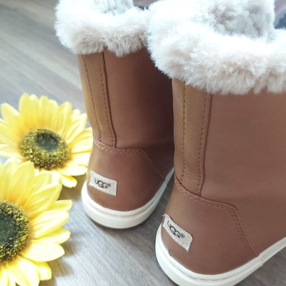 UGG Women's Croft Luxe Quilt Boots: Chestnut - Picture 3 of 10